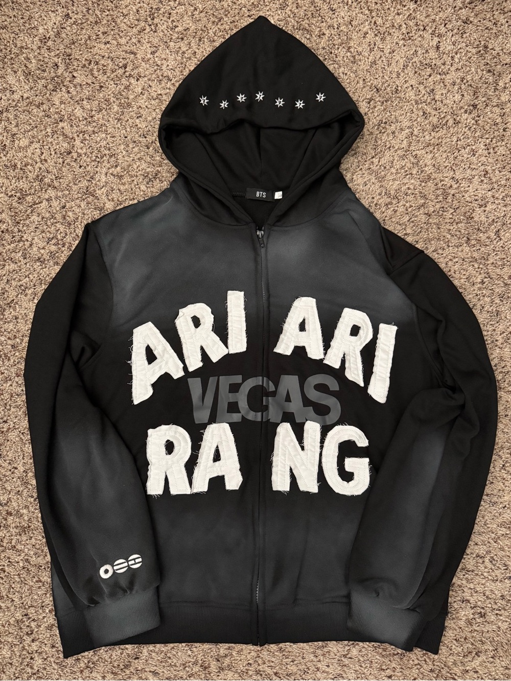 RARE BTS Las Vegas Pop-Up
Exclusive ARIRANG Zip-Up Hoodie